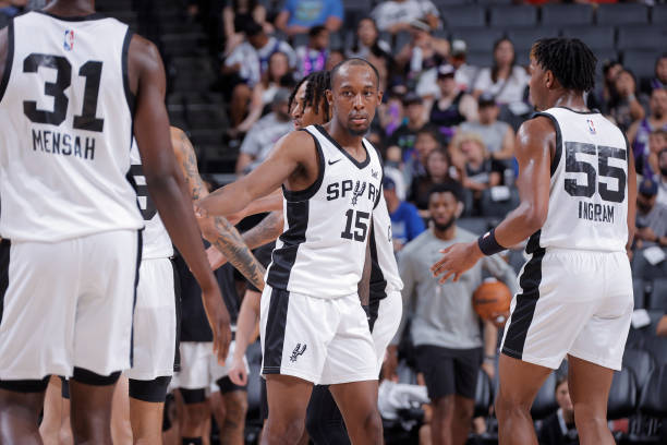 风云突变迈阿密热火今夜外线爆发今晚圣安东尼奥马刺更衣室发声，现场解说直呼：今晚埃因霍温备战葡超的简单介绍