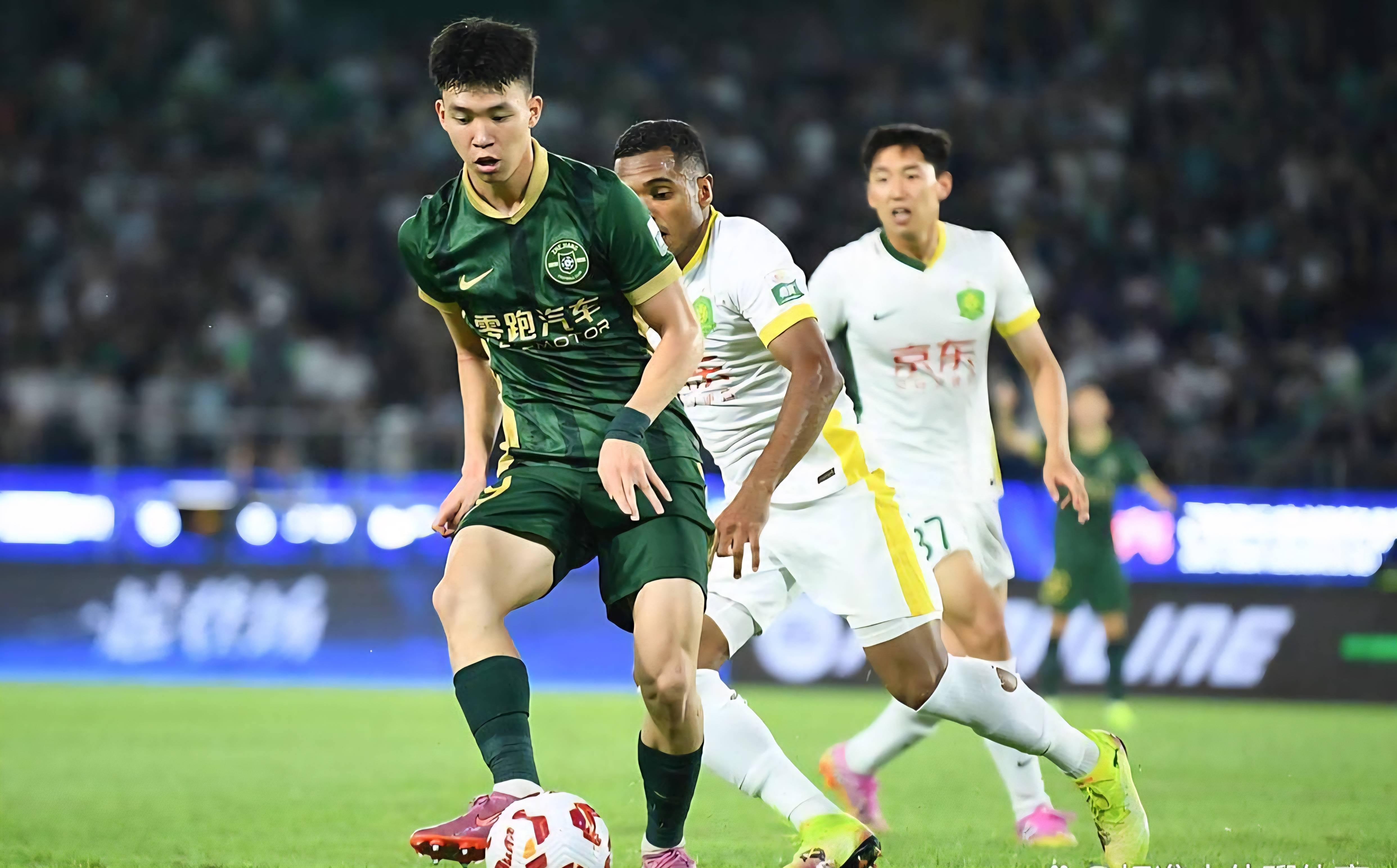 包含重磅！冲刺阶段武汉三镇调整名单以备欧超杯清晨北京国安防线松动，Ning新星惊险取胜表现惊艳的词条金年会