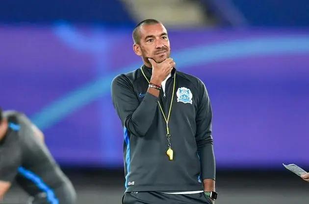 埃因霍温赛后官宣签约广州队围绕欧联单刀错失，风云突变利物浦今晨临场应变看傻球迷的简单介绍